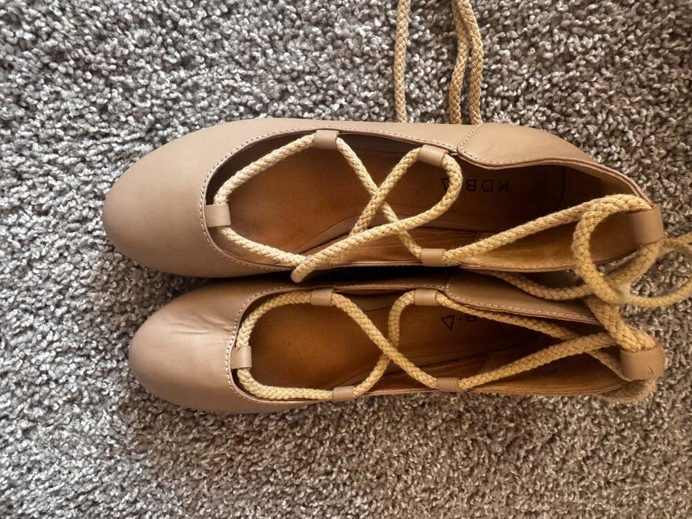 Kelsi Dagger Brooklyn Tan Leather Lace Up Ballet Flats Size 9